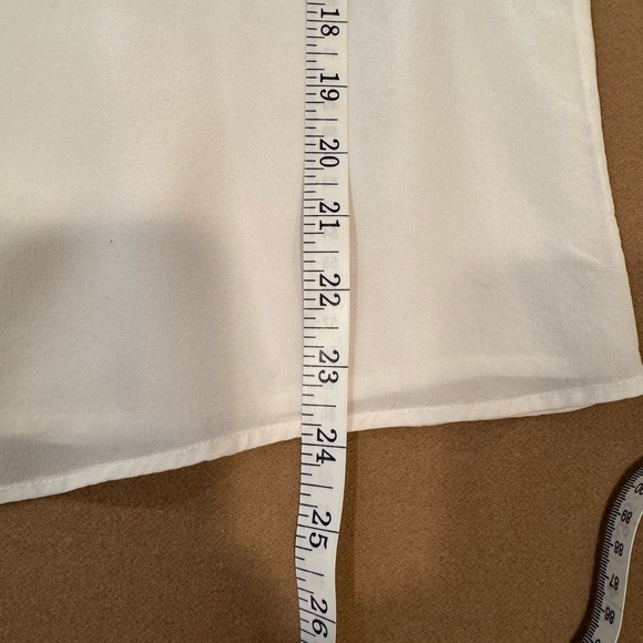 Club Monaco Cream Silk Lined Top with Pleated Sleeves- Size XSmall - Picture 8 of 8